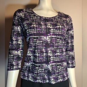 Abstract print stretchy top